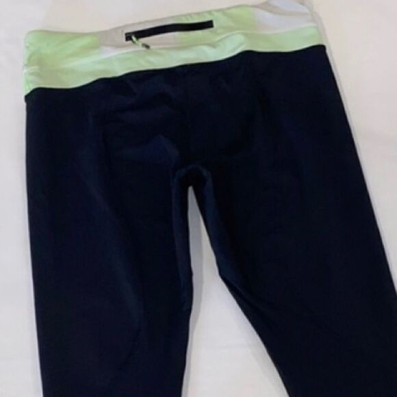 Lululemon Run Inspire Crop II Black Mint White 6 - Picture 3 of 10